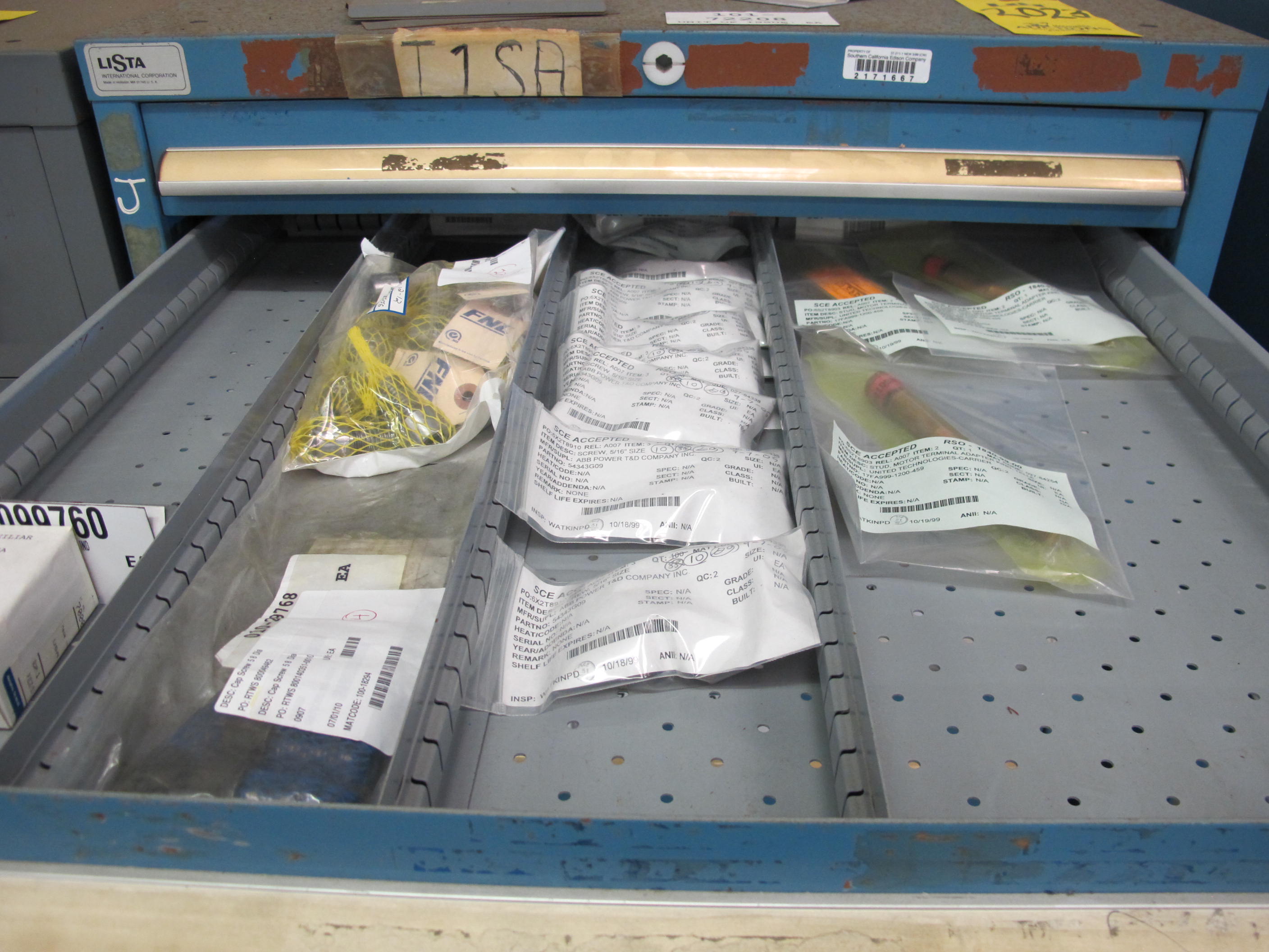 LISTA HEAVY DUTY 10-DRAWER PARTS CABINET W/ CONTENTS (W-44) LOADING & HANDLING FEE $25-